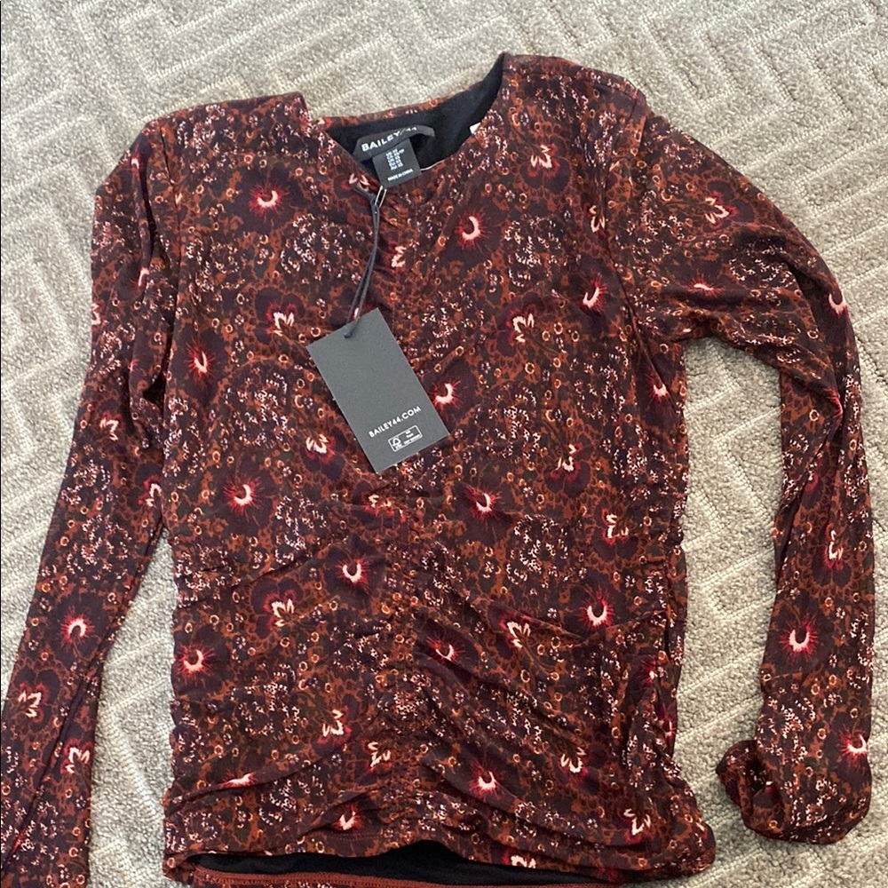 Bailey/44 great women runched top